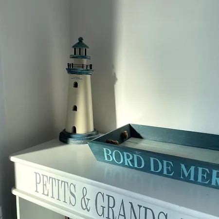 Appartement Studio moderne avec balcon, face mer, jusqu'à 4 personnes - FR-1-323-431 *
