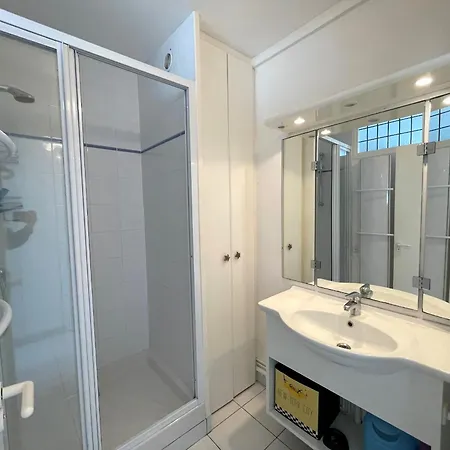 Appartement Studio moderne avec balcon, face mer, jusqu'à 4 personnes - FR-1-323-431 *