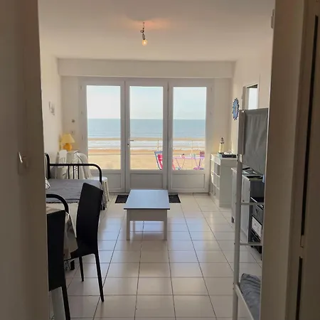 Studio moderne avec balcon, face mer, jusqu'à 4 personnes - FR-1-323-431 Appartement *