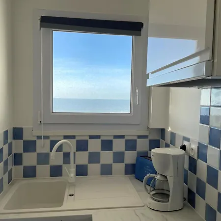 Studio moderne avec balcon, face mer, jusqu'à 4 personnes - FR-1-323-431 Appartement Saint-Jean-de-Monts