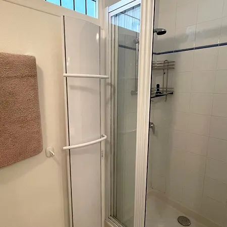 Moderne Face Avec Grand Balcon A Saint-jean-de-monts, Classe 1* - Fr-1-323-431 *