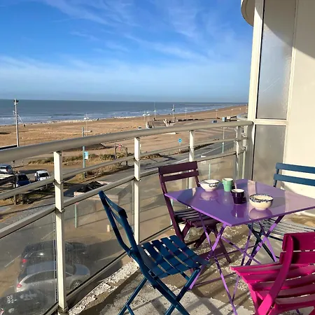 Moderne Face Avec Grand Balcon A Saint-jean-de-monts, Classe 1* - Fr-1-323-431 *
