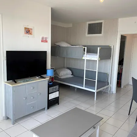 Appartement Studio moderne avec balcon, face mer, jusqu'à 4 personnes - FR-1-323-431